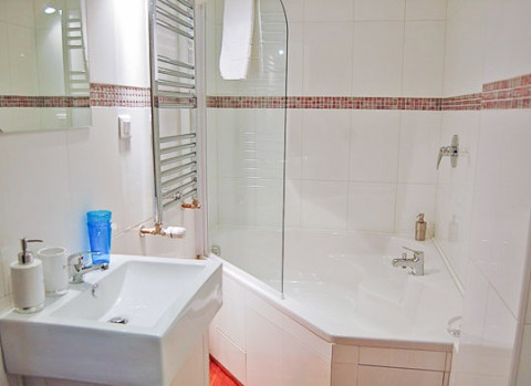 alexi garden room bath