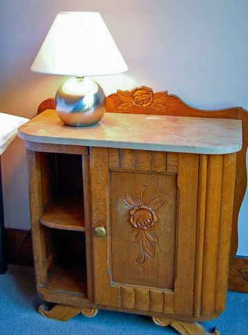 alexi garden room bedside table