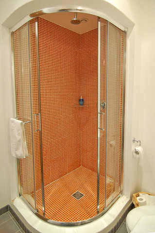cheiron suite shower