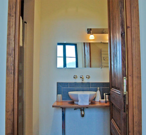 strauss suite sink