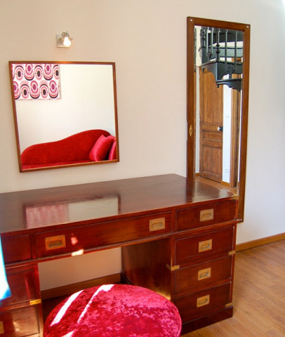 wolf suite desk